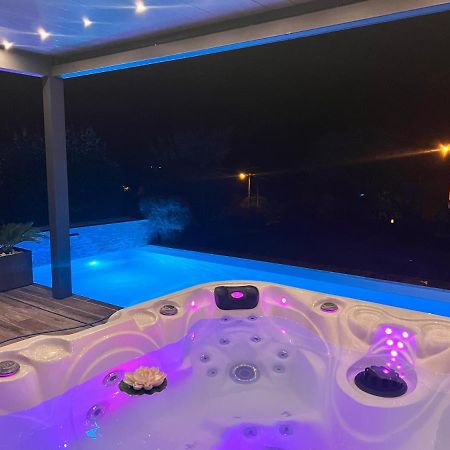 Suite Romantique Le Temps D'Un Instant Loveroom Hammam Jacuzzi Piscine Villeneuve  Eksteriør bilde
